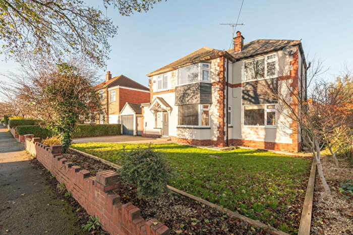 4 Bedroom Detached House For Sale In Lyndhurst Road, Scholes, Leeds, LS15