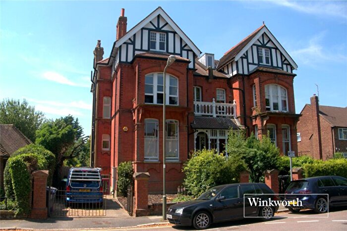 2 Bedroom Apartment To Rent In Blenheim Road, High Barnet, EN5