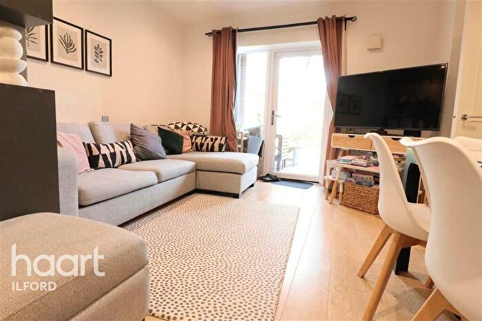 2 Bedroom Detached House To Rent In Arundel House, E17