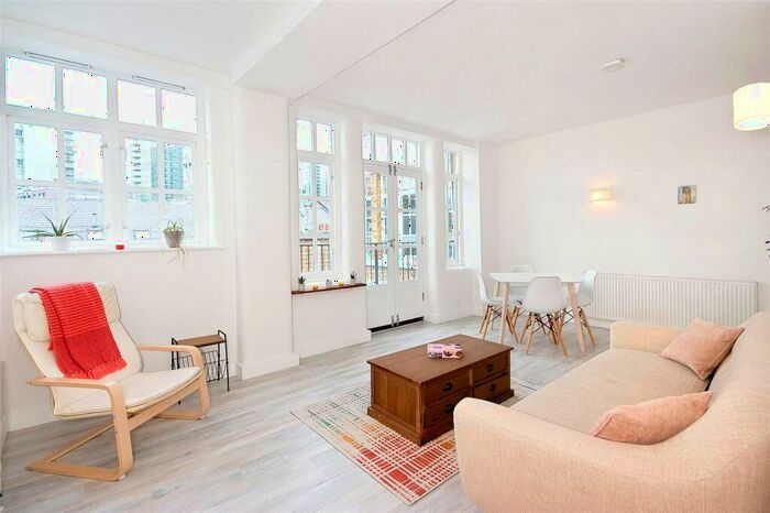 2 Bedroom Apartment To Rent In Fairclough Street, E1