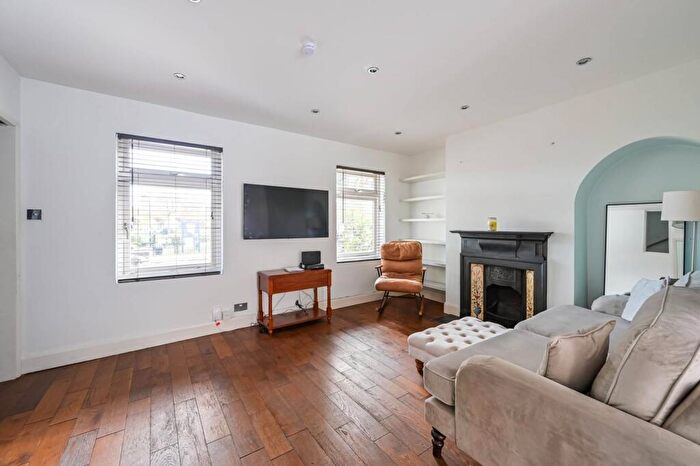 2 Bedroom Terraced House For Sale In East Ferry Road, London, Canary Wharf, London, E14