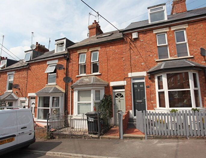 3 Bedroom Terraced House To Rent In Castle Road, Woodford Halse, Northants, NN11