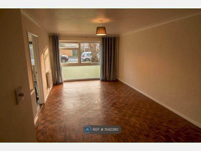 1 Bedroom Flat To Rent In Russell Court, Bromley, BR1
