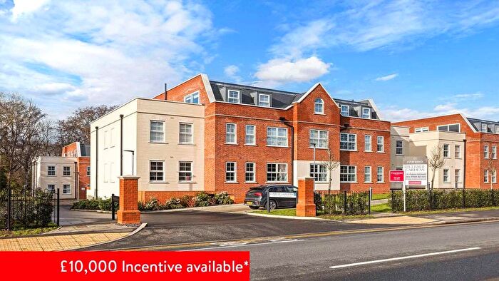 1 Bedroom Flat For Sale In Riverside Gardens, Oatlands Drive, Weybridge, KT13