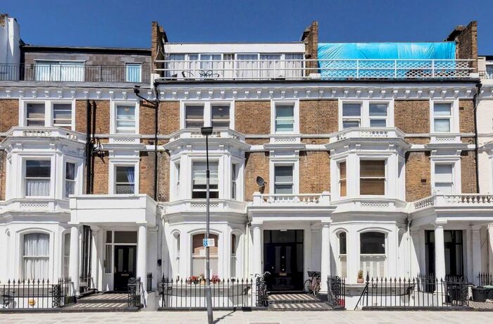 2 Bedroom Flat To Rent In Sinclair Gardens, London, W14