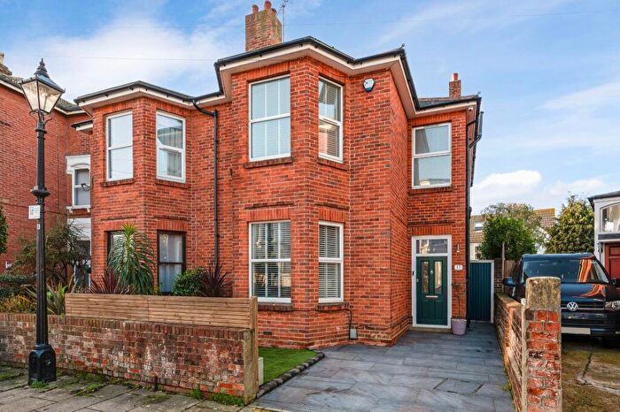 4 Bedroom Semi Detached House For Sale In Worthing Road, Southsea, PO5