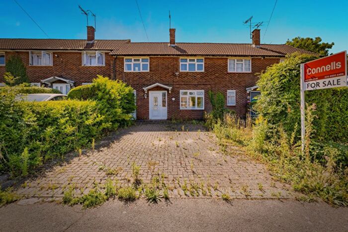 3 Bedroom Terraced House For Sale In Cotswold Avenue, Bushey, WD23