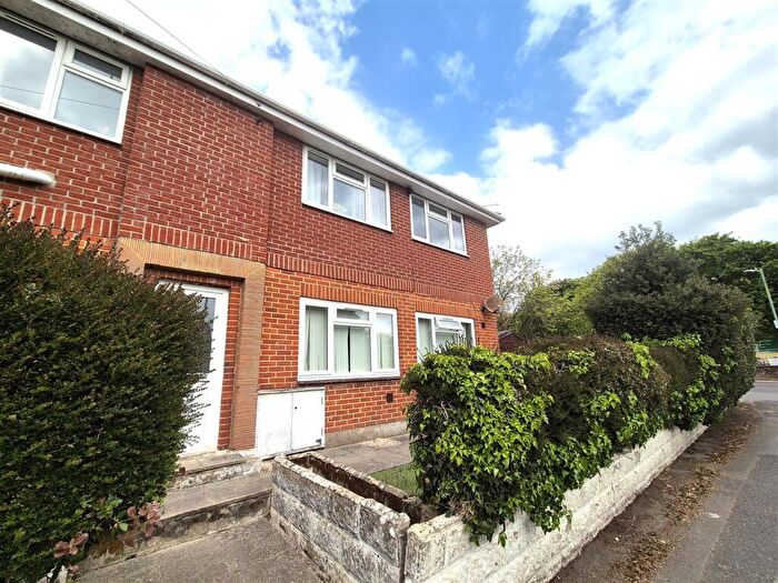 2 Bedroom Flat To Rent In Lake Road, Bournemouth, BH11