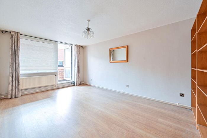 1 Bedroom Flat For Sale In Rotherhithe New Road, South Bermondsey, London, SE16
