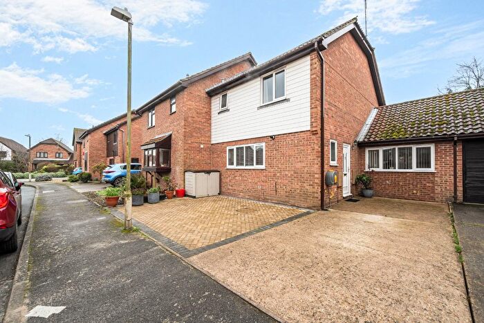 4 Bedroom Terraced House For Sale In Sandwich, Kent, CT13
