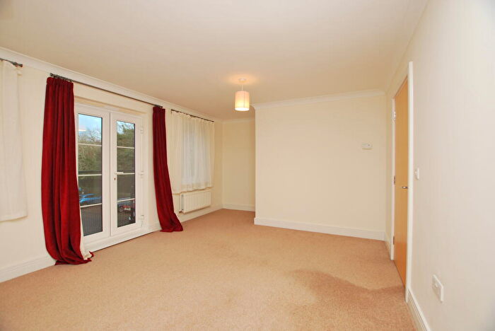 2 Bedroom Apartment To Rent In Townbridge Mill, LU7