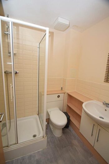 2 Bedroom Apartment To Rent In Parkhouse Court, Hatfield, AL10