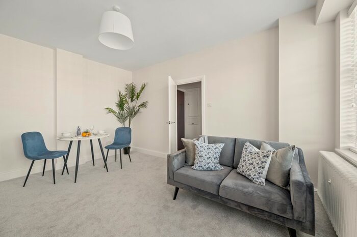 1 Bedroom Flat To Rent In Dolphin Square, London, SW1V