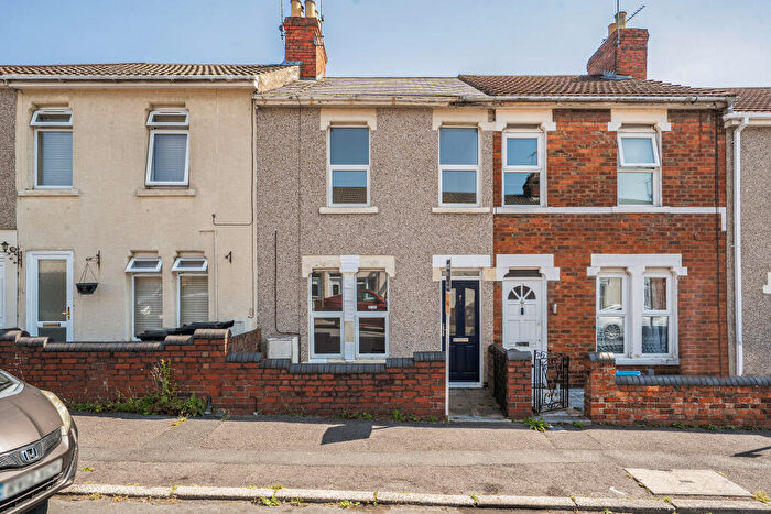 2 Bedroom Terraced House For Sale In Ford Street, Kingshill, Swindon, SN1