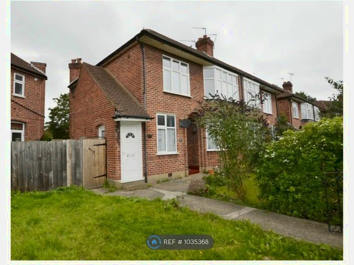 2 Bedroom Flat To Rent In Bicknoller Road, Enfield, EN1