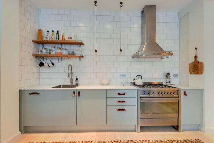 1 Bedroom Flat To Rent In George Row, Shad Thames, London, SE16