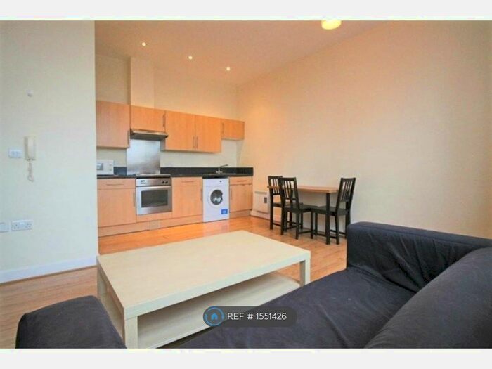 1 Bedroom Flat To Rent In Mcilroys Building, Reading, RG1