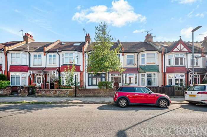 5 Bedroom Terraced House To Rent In Sussex Road, Harrow, HA1