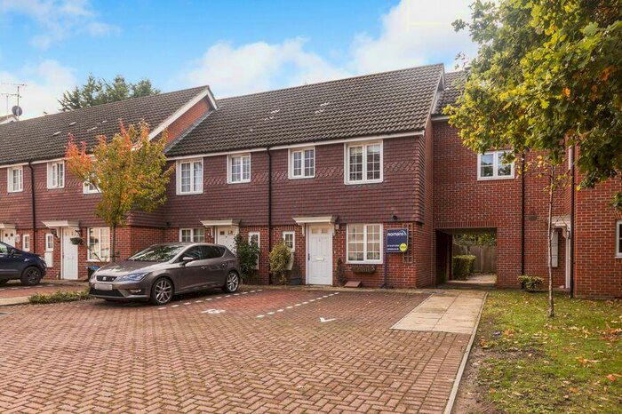 3 Bedroom Terraced House To Rent In Wayside, Winnersh, RG41