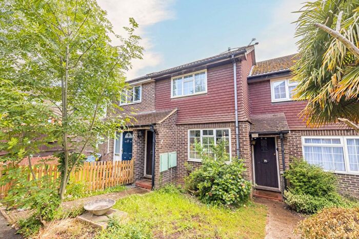 2 Bedroom Terraced House For Sale In Avebury, Slough, SL1