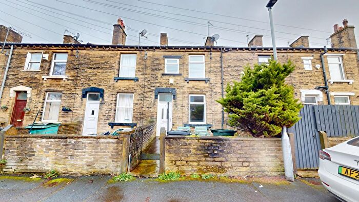 2 Bedroom Terraced House To Rent In Grange Terrace, Allerton, Bradford, BD15