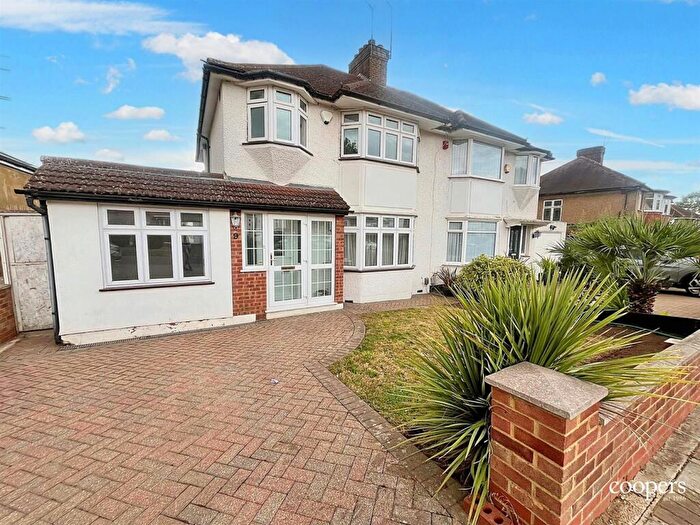 4 Bedroom Semi-Detached House To Rent In Twyford Road, Harrow, HA2