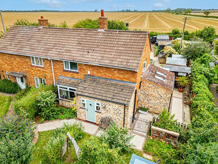 3 Bedroom Semi-Detached House For Sale In Brigg Road, Lincoln, LN2