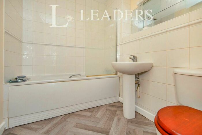 2 Bedroom Apartment To Rent In Neptune Square, Ipswich, IP4