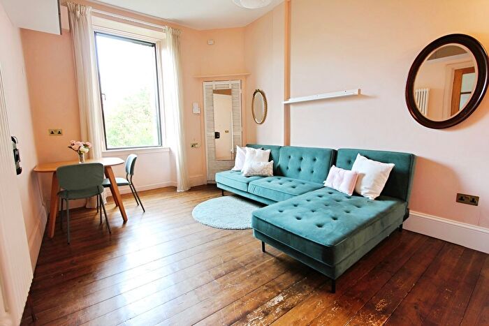 2 Bedroom Flat To Rent In Sloan Street, Edinburgh, EH6