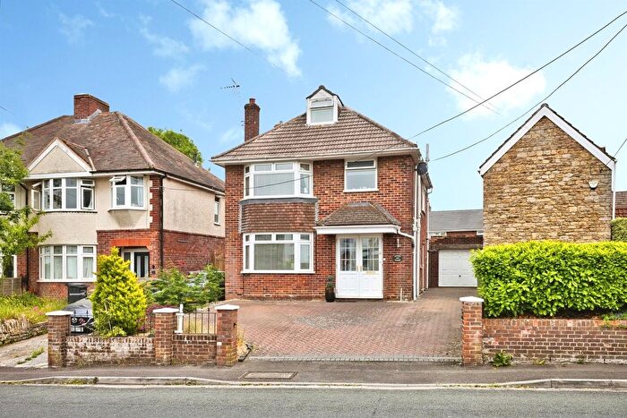 3 Bedroom Detached House For Sale In Mudford Road, Yeovil, BA21