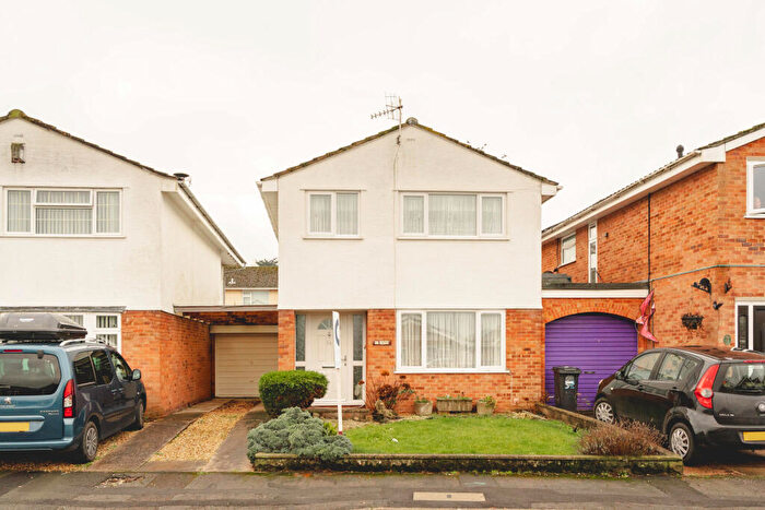 3 Bedroom Link Detached House For Sale In Moorcroft Road, Hutton, Weston-super-Mare, BS24