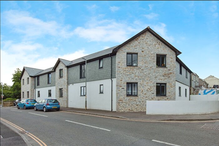 2 Bedroom Flat To Rent In Poachers Corner, Roche, PL26