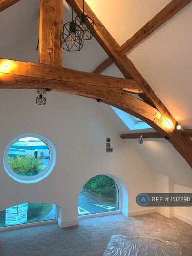 3 Bedroom Flat To Rent In Wade House Road, Halifax, HX3