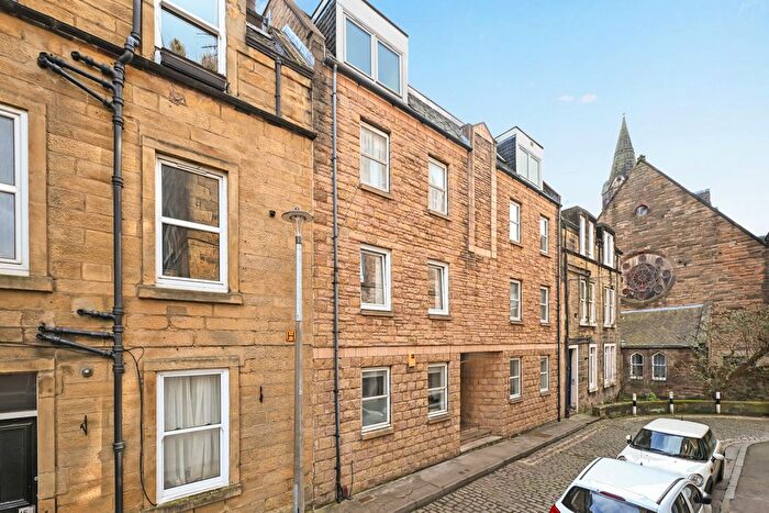 2 Bedroom Flat For Sale In / Richmond Terrace, Haymarket, EH11