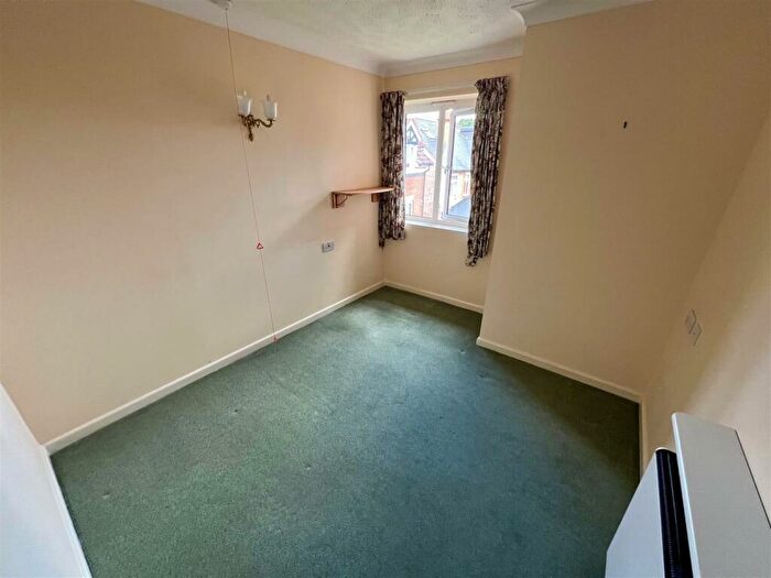 2 Bedroom Retirement Property For Sale In Union Road, Shirley, Solihull, B90