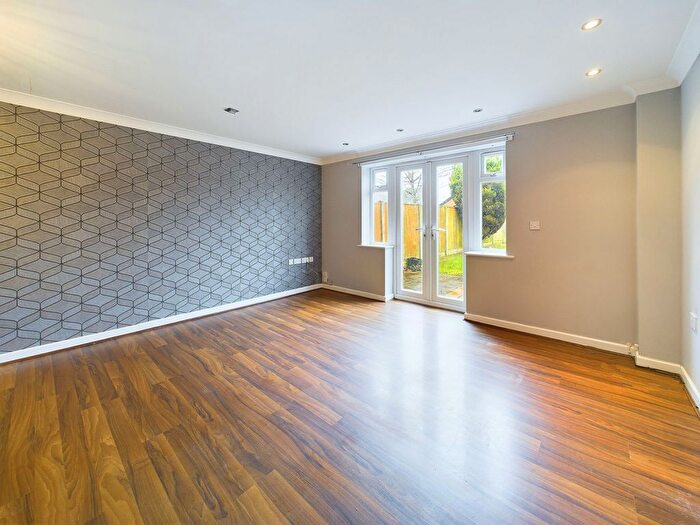 3 Bedroom Town House For Sale In Standhill Road, Carlton, Nottingham, NG4