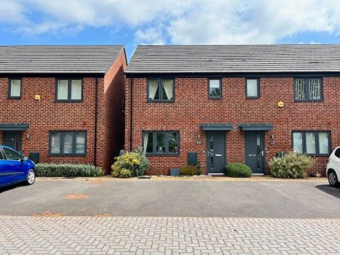 3 Bedroom Semi-Detached House To Rent In Webster Avenue, Solihull, B90