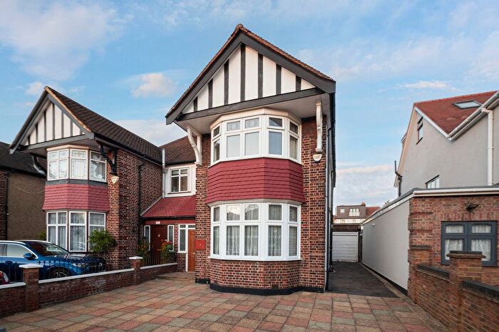 3 Bedroom Semi-Detached House For Sale In Chamberlayne Road, NW10