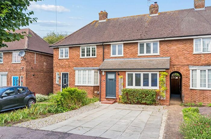 3 Bedroom Terraced House For Sale In Hampden Road, Hitchin, SG4