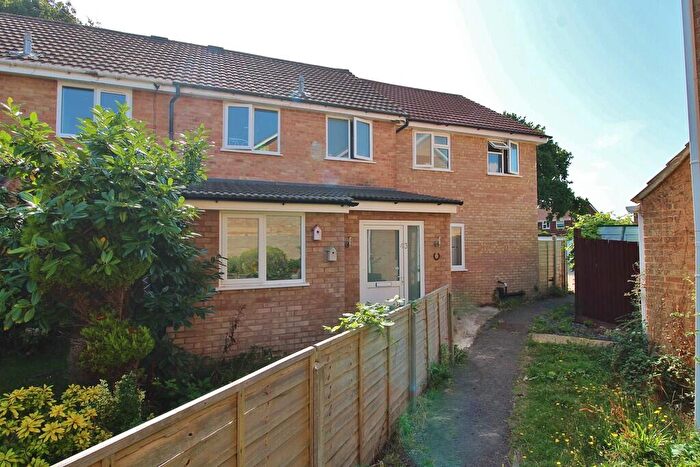 4 Bedroom End Of Terrace House For Sale In Fitzwilliam Avenue, Hill Head, PO14