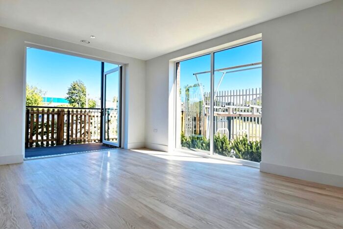 1 Bedroom Flat To Rent In Vesta Boulevard, Exeter, EX4