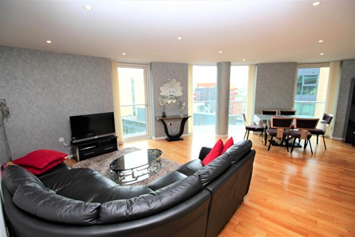 2 Bedroom Flat To Rent In Ability Place, Millharbour, South Quay, Cross Harbour, Canary Wharf, London, E14