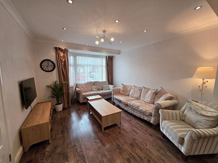 3 Bedroom Terraced House To Rent In Craven Gardens, Ilford, Essex, IG6