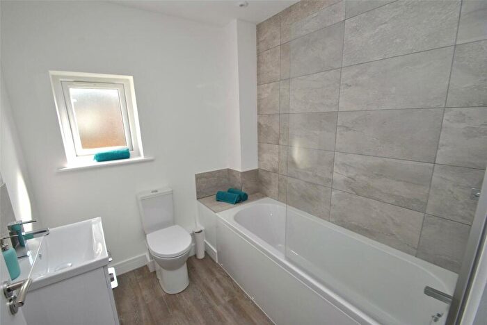 Apartment For Sale In Brooks Avenue, Holsworthy, Devon, EX22