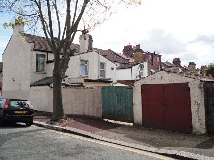 4 Bedroom Terraced House For Sale In Belgrave Road, London, E13