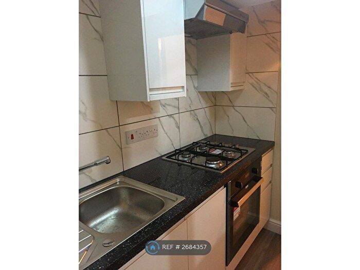1 Bedroom Flat To Rent In Overstone Road, London, W6