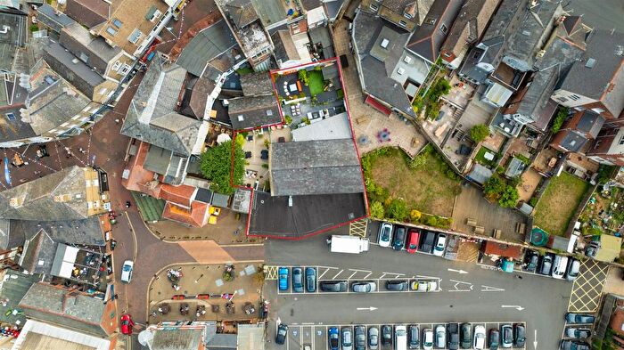 2 Bedroom Property For Sale In Cross Street, Cowes, PO31