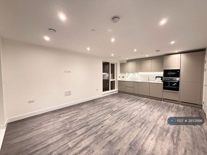 2 Bedroom Flat To Rent In Shillingford House, Oxford, OX2