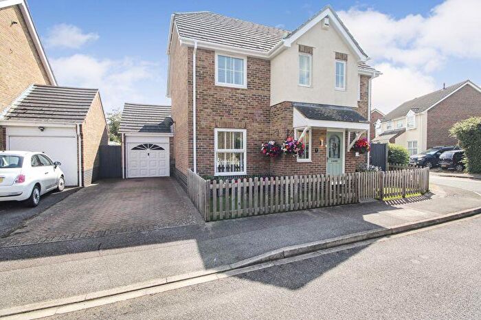 4 Bedroom Detached House For Sale In The Cloisters, Bedford, MK41