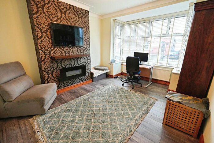 4 Bedroom Semi Detached House For Sale In Burnside Drive, Manchester, M19